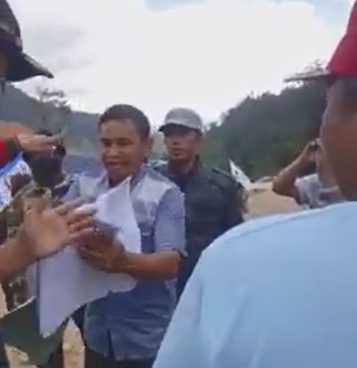 Perdebatan Warga